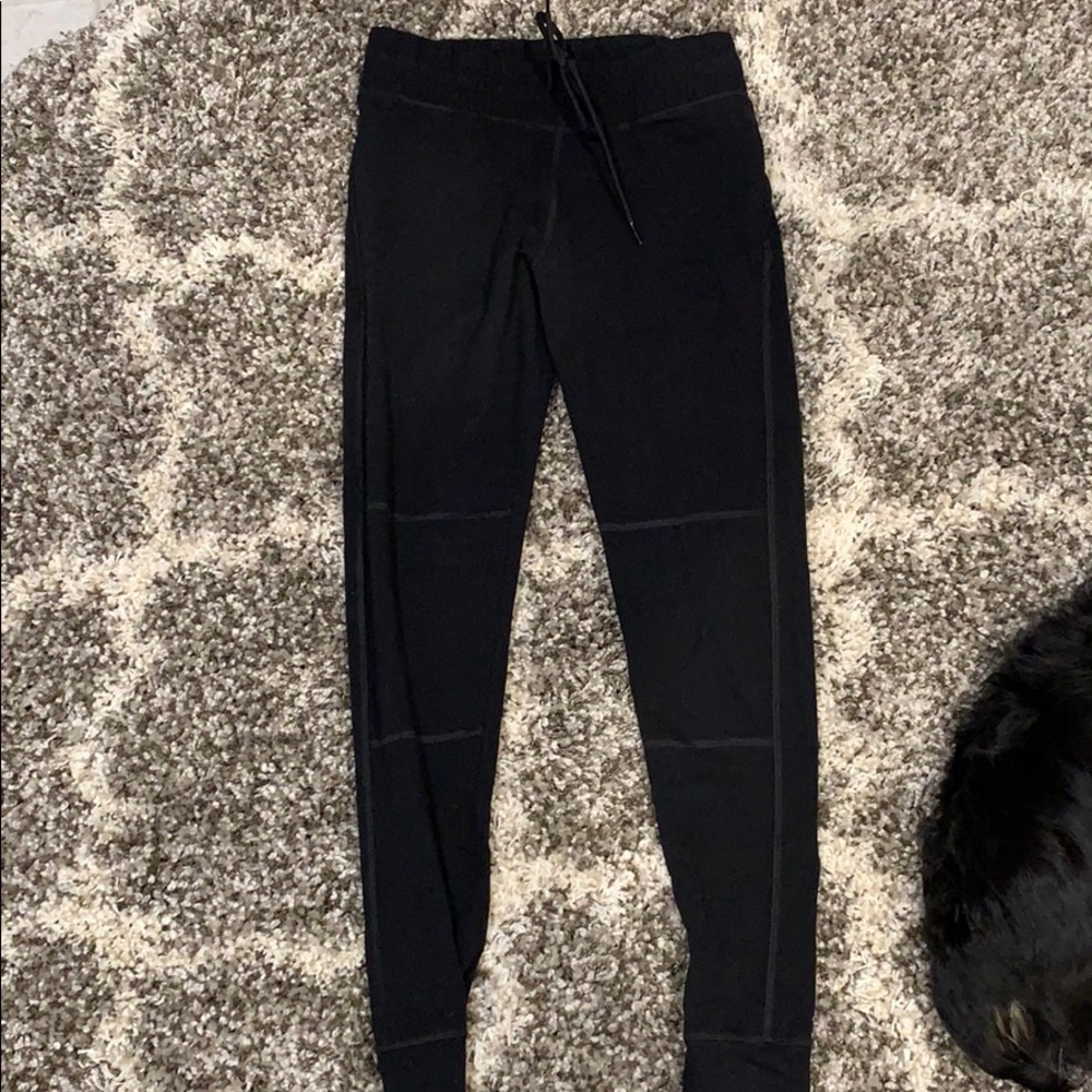 Victoria’s Secret pink yoga leggings